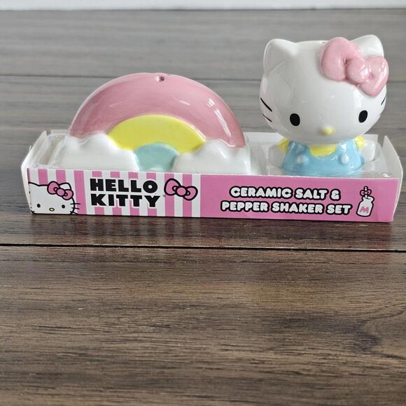 Hello Kitty & Rainbow Ceramic Salt & Pepper Shaker Set Pink Bow Sanrio NWT - Picture 1 of 5
